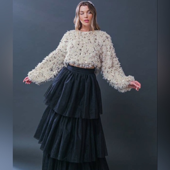 Elle Sequin Woven Top - Picture 6 of 10